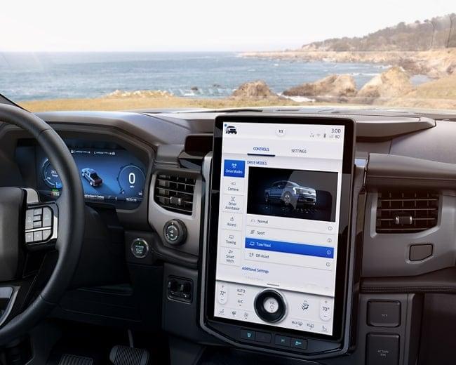 Ford F-150 Lightning - Thumbnail 2