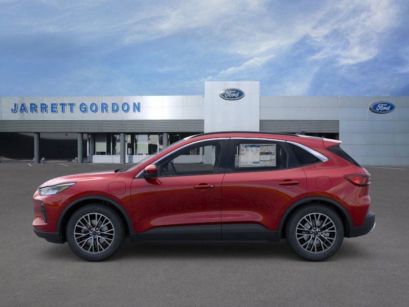 Ford Escape - Thumbnail 3