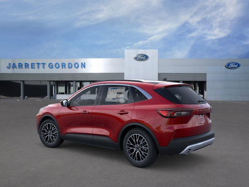 Ford Escape - Thumbnail 4