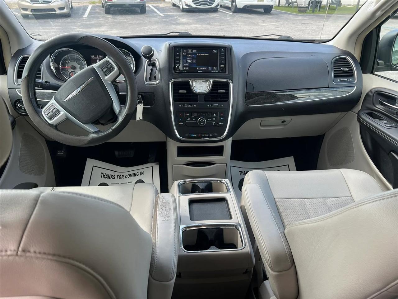 Chrysler Town & Countrytouring-L - Thumbnail 19