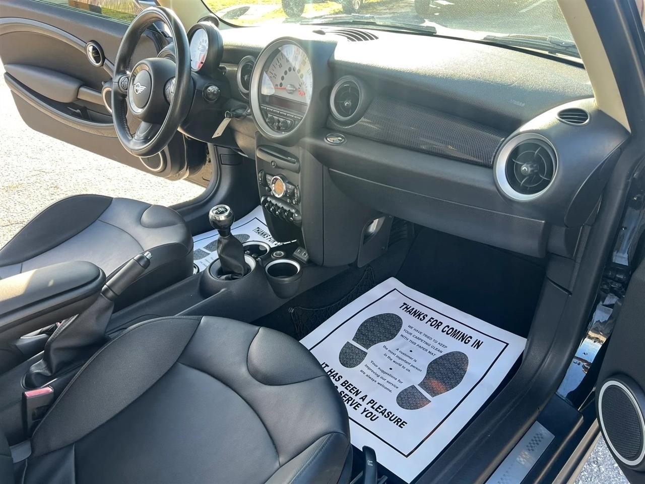 Mini Coopers - Thumbnail 12