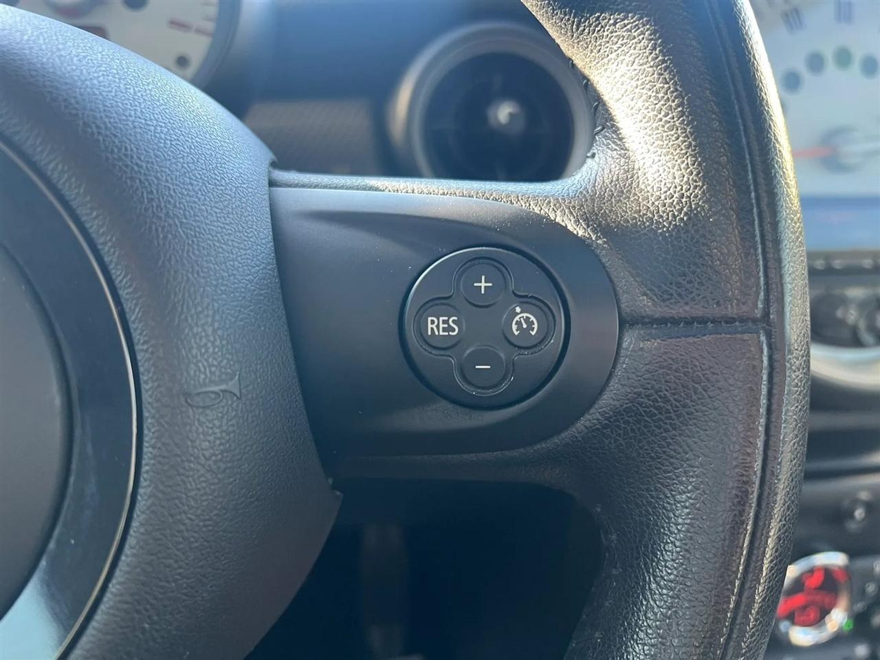 Mini Coopers - Thumbnail 18