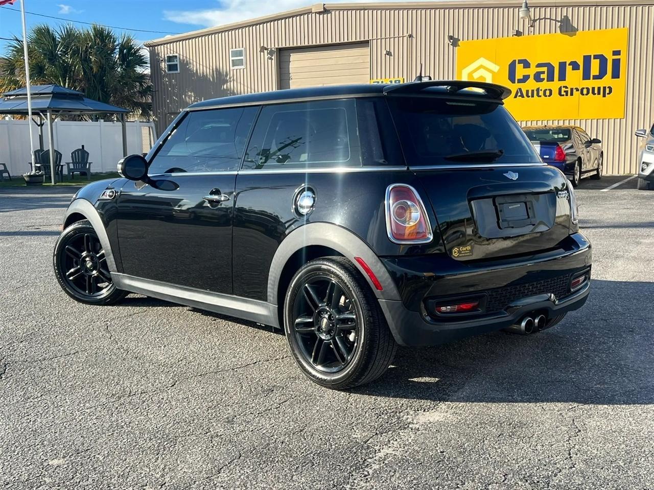 Mini Coopers - Thumbnail 5