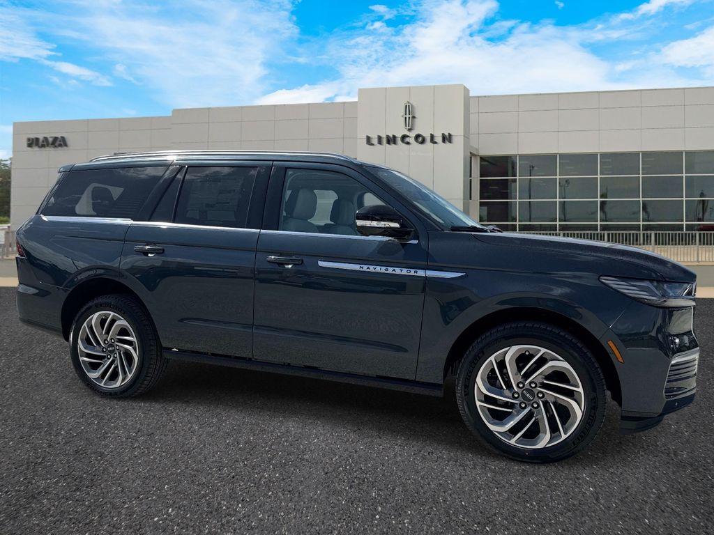 Lincoln Navigator - View 1