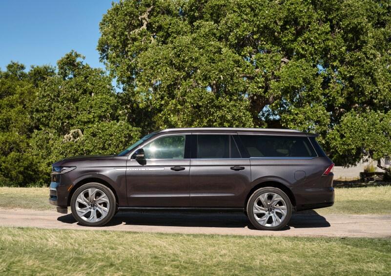 Lincoln Navigator - Thumbnail 8