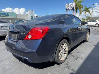 Nissan Altima - Thumbnail 3