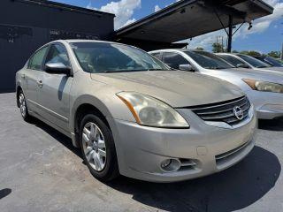 Nissan Altima - Thumbnail 4