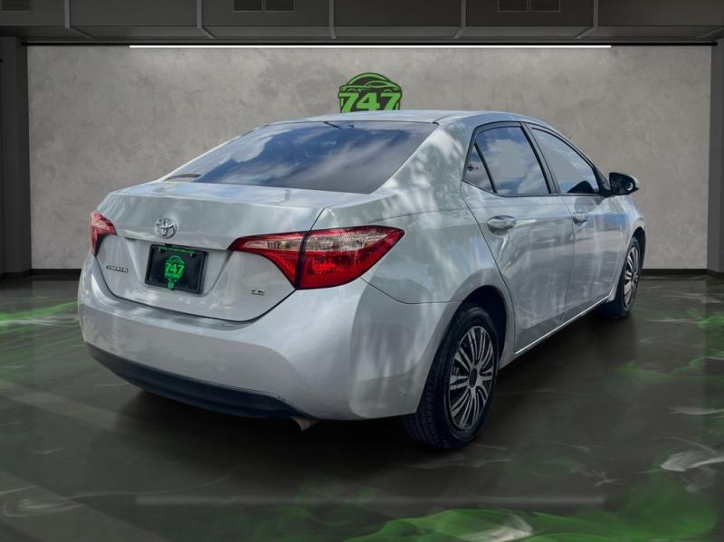 Toyota Corolla Le - Thumbnail 6