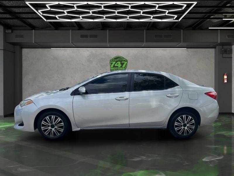 Toyota Corolla Le - Thumbnail 3