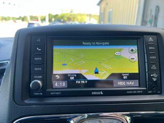 Chrysler Town & Country - Thumbnail 18