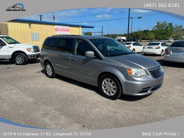 Chrysler Town & Country - View 1
