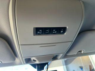 Chrysler Town & Country - Thumbnail 19