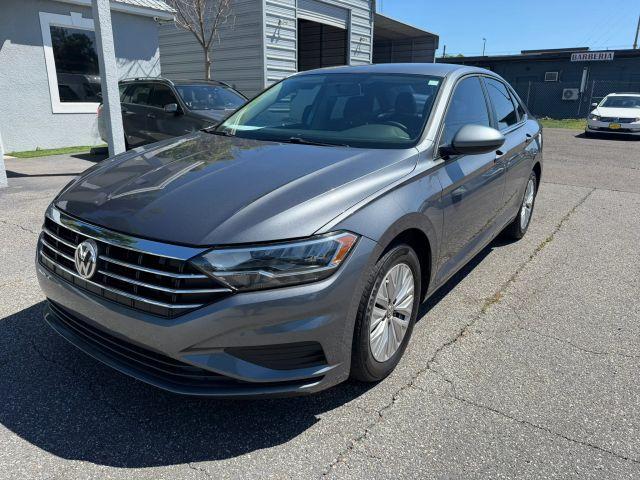 Volkswagen Jetta - View 1