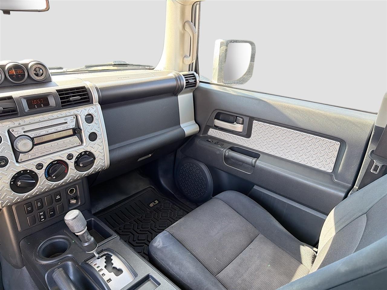 Toyota Fj Cruiser2Wd 4Dr Auto (Natl) - Thumbnail 20