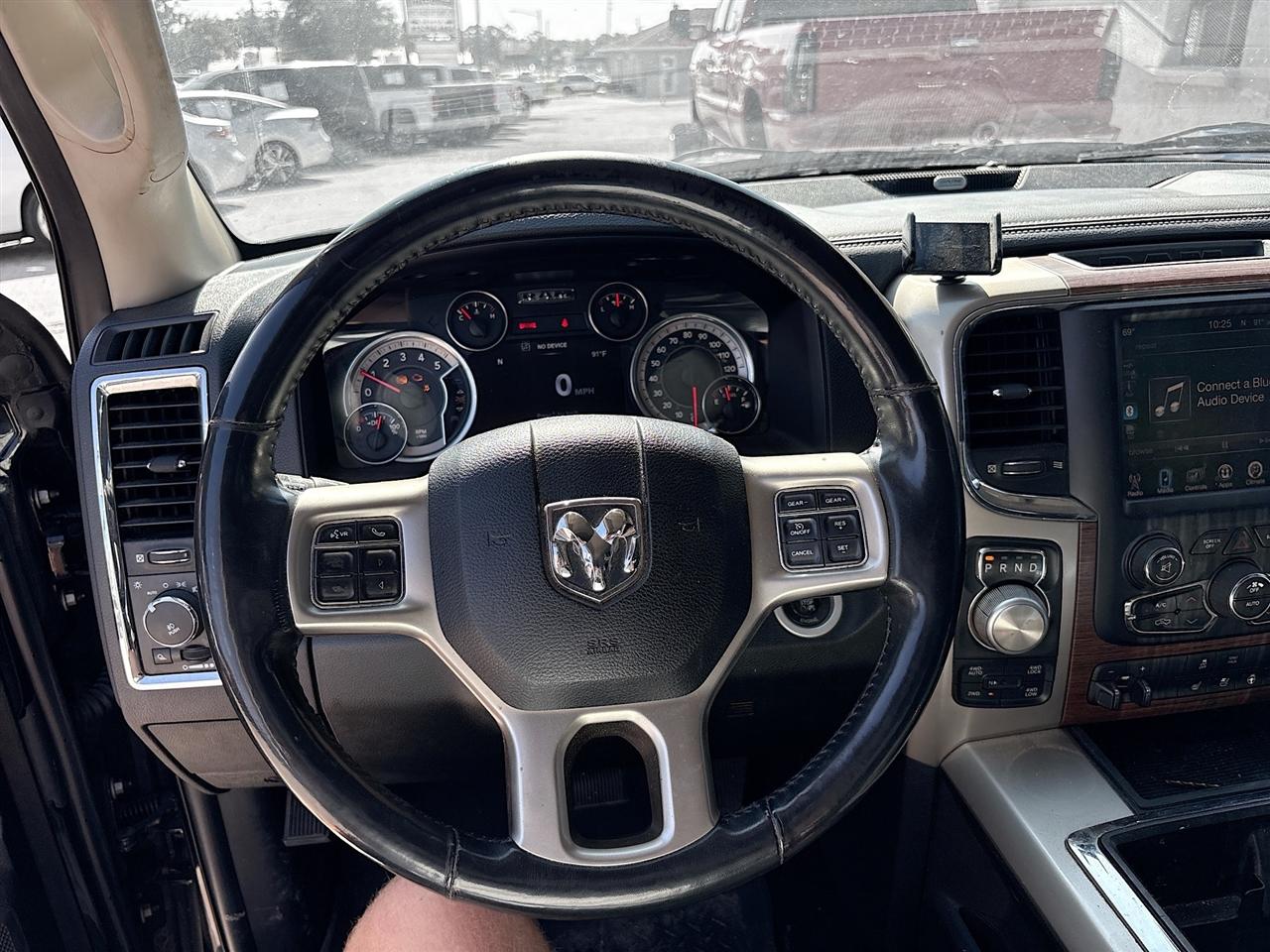 Ram 15004Wd Crew Cab 140.5" Laramie - Thumbnail 11