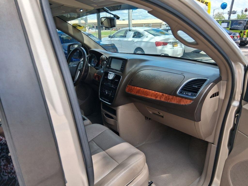 Chrysler Town & Country4Dr Wgn Touring - Thumbnail 17