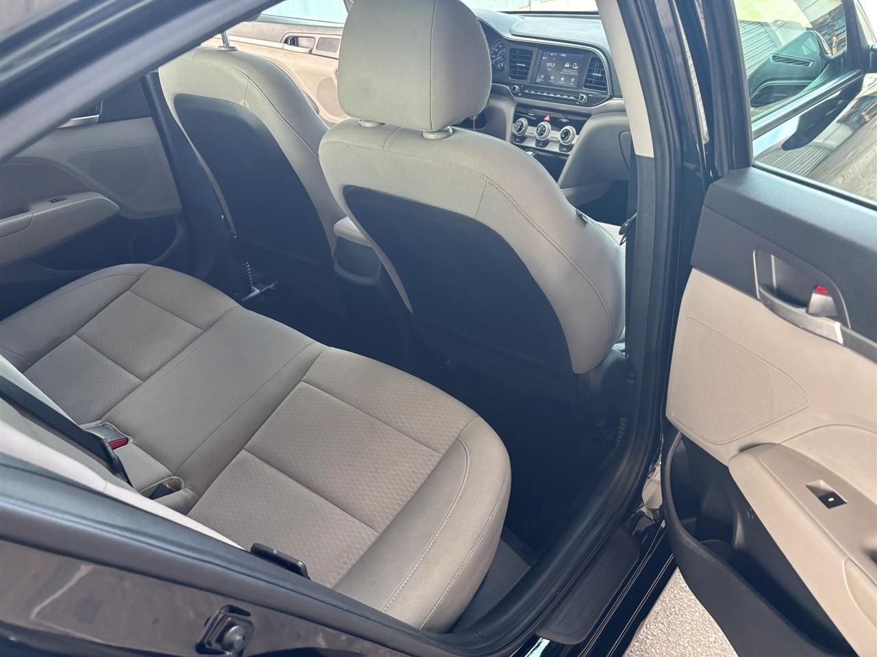 Hyundai Elantra Limited - Thumbnail 14