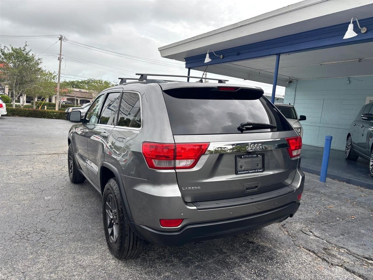 Jeep Grand Cherokee - Thumbnail 3