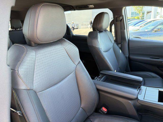 Toyota Sienna Xle Awd Woodland Edition - Thumbnail 16