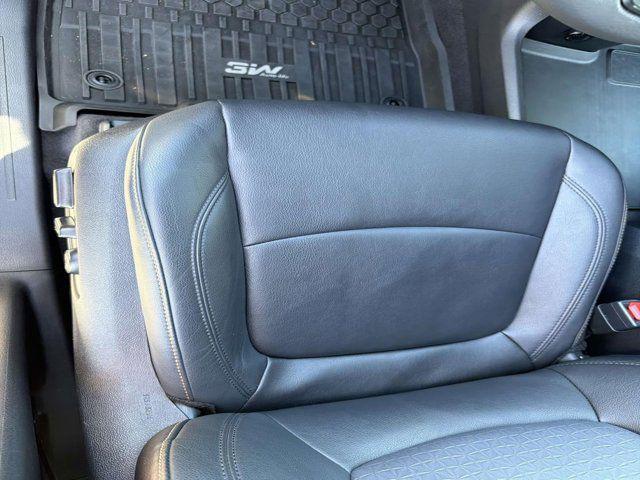 Toyota Sienna Xle Awd Woodland Edition - Thumbnail 9