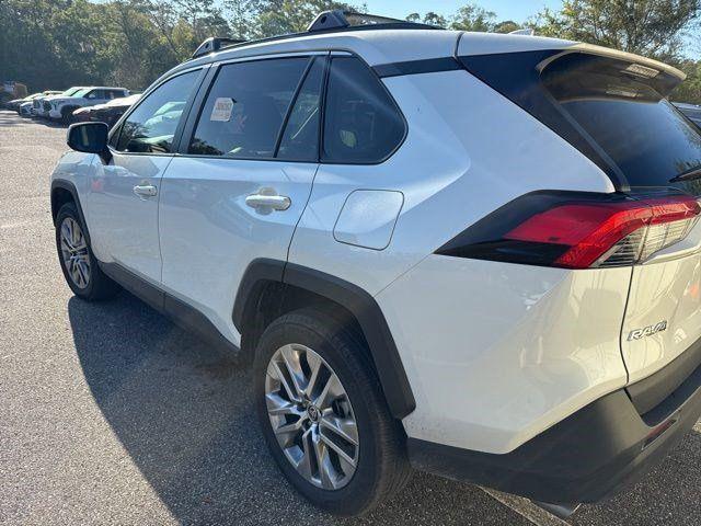 Toyota Rav4 Xle Prem Fwd Suv - Thumbnail 2