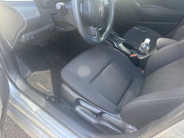 Toyota Corolla Le - Thumbnail 2