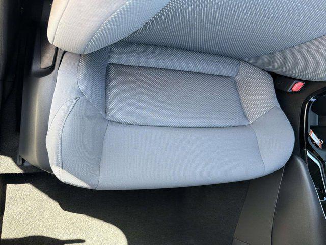 Toyota Corolla Se - Thumbnail 14