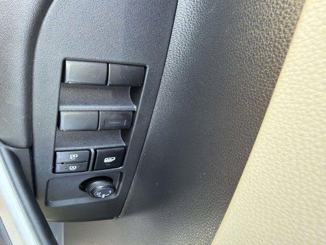 Toyota Corolla Cross L - Thumbnail 8