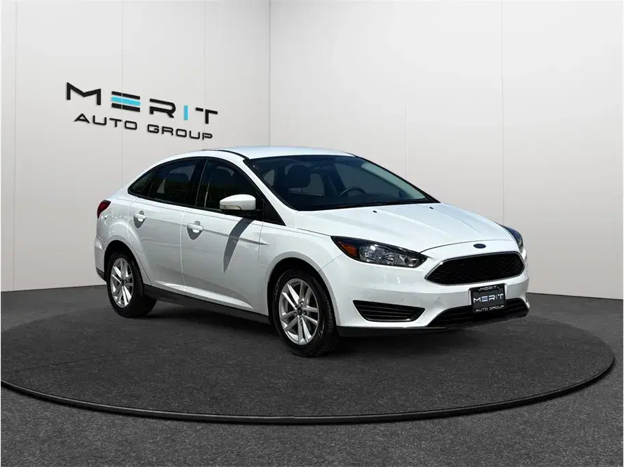 Ford Focus Se Sedan 4D - View 1