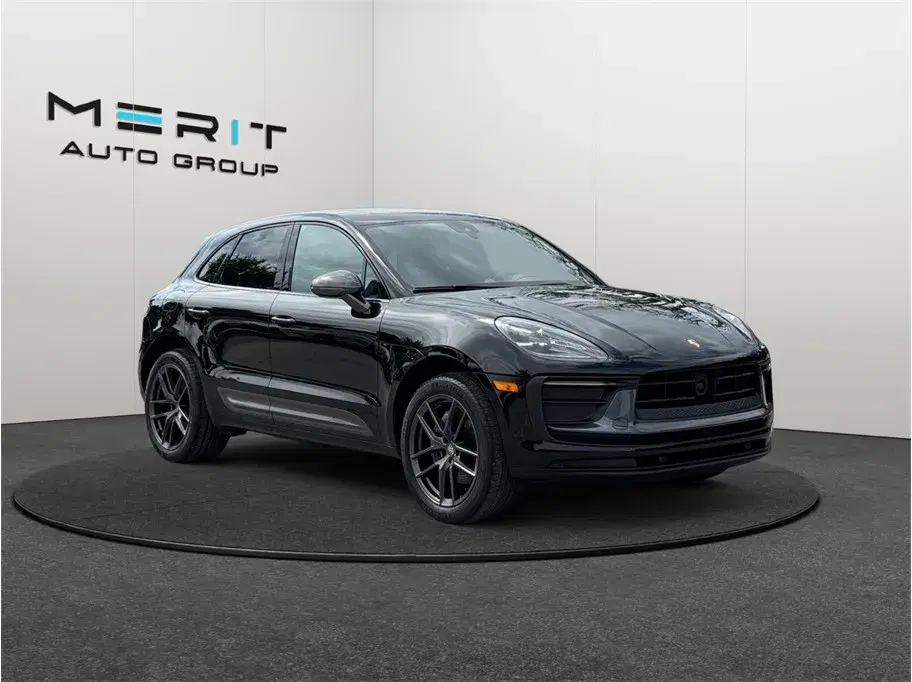 Porsche Macan T Sport Utility 4D - View 1