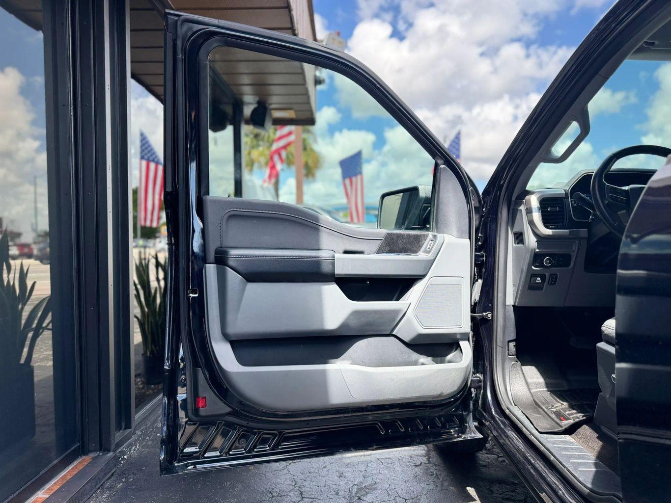 Ford F150 Super Cab Xlt Pickup 4D 6 1/2 Ft - Thumbnail 20