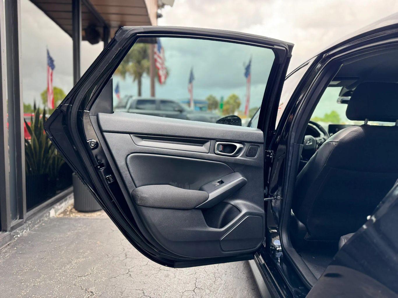 Honda Civic Sport Hatchback 4D - Thumbnail 16