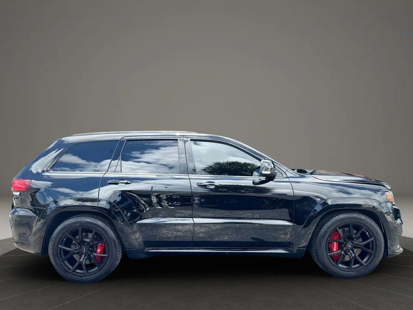 Jeep Grand Cherokee Srt Sport Utility 4D - Thumbnail 15