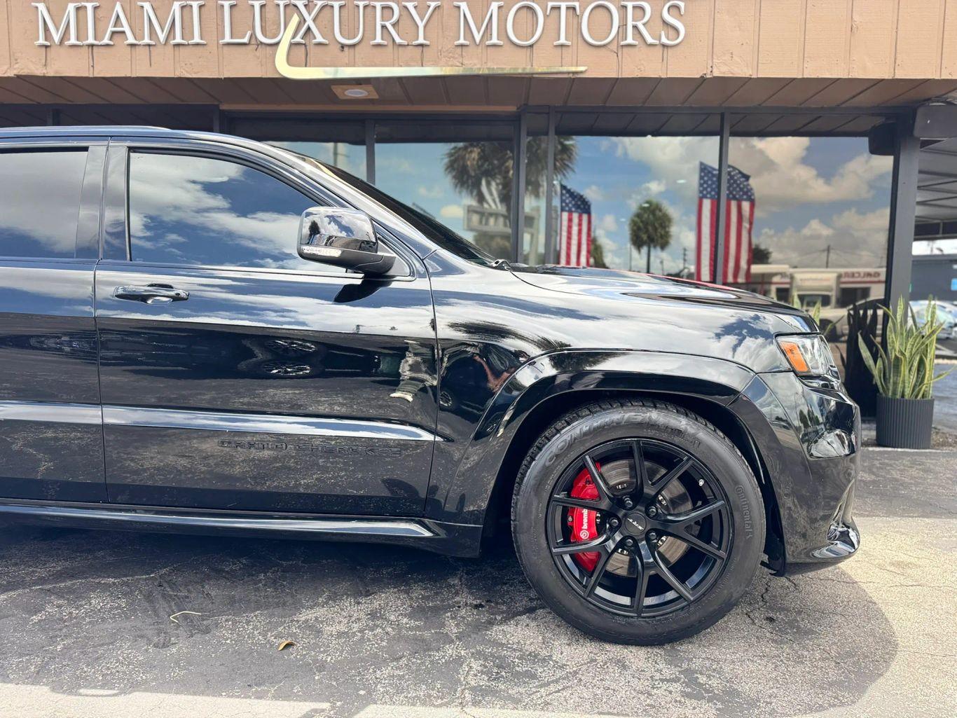 Jeep Grand Cherokee Srt Sport Utility 4D - Thumbnail 16