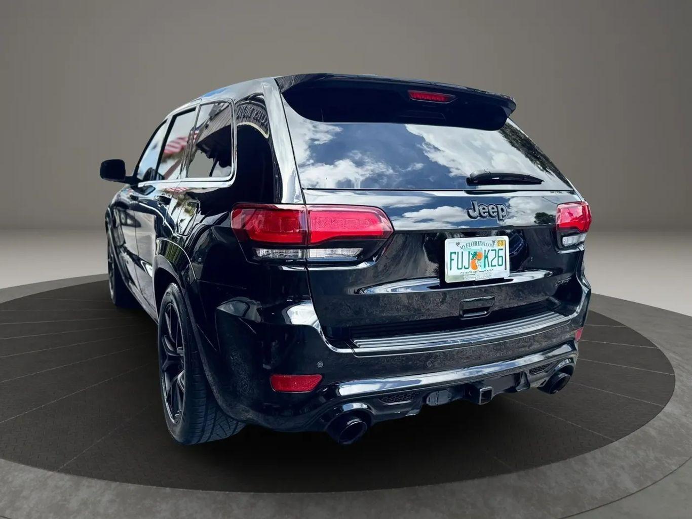 Jeep Grand Cherokee Srt Sport Utility 4D - Thumbnail 9