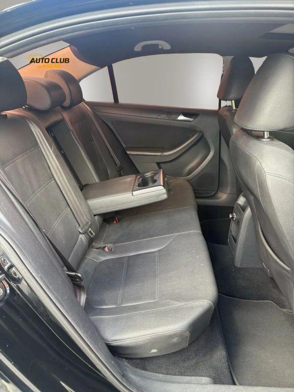 Volkswagen Jetta - Thumbnail 20