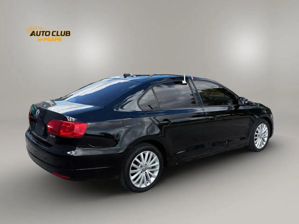 Volkswagen Jetta - Thumbnail 8