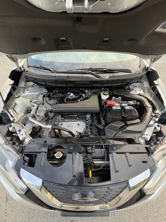 Nissan Rogue - Thumbnail 2