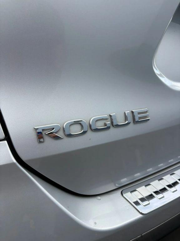 Nissan Rogue - Thumbnail 13