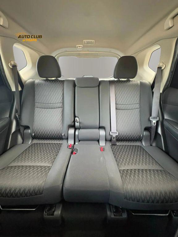 Nissan Rogue - Thumbnail 19