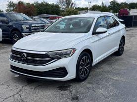 Volkswagen Jetta - Thumbnail 2