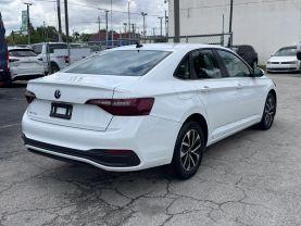 Volkswagen Jetta - Thumbnail 6