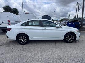 Volkswagen Jetta - Thumbnail 5