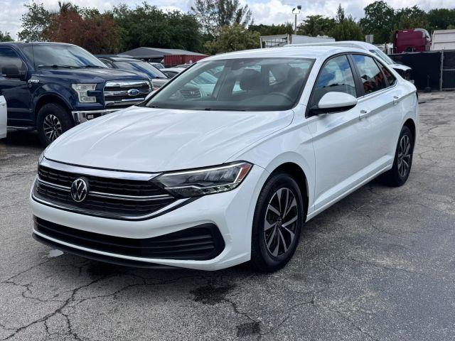 Volkswagen Jetta - View 1