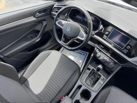 Volkswagen Jetta - Thumbnail 12