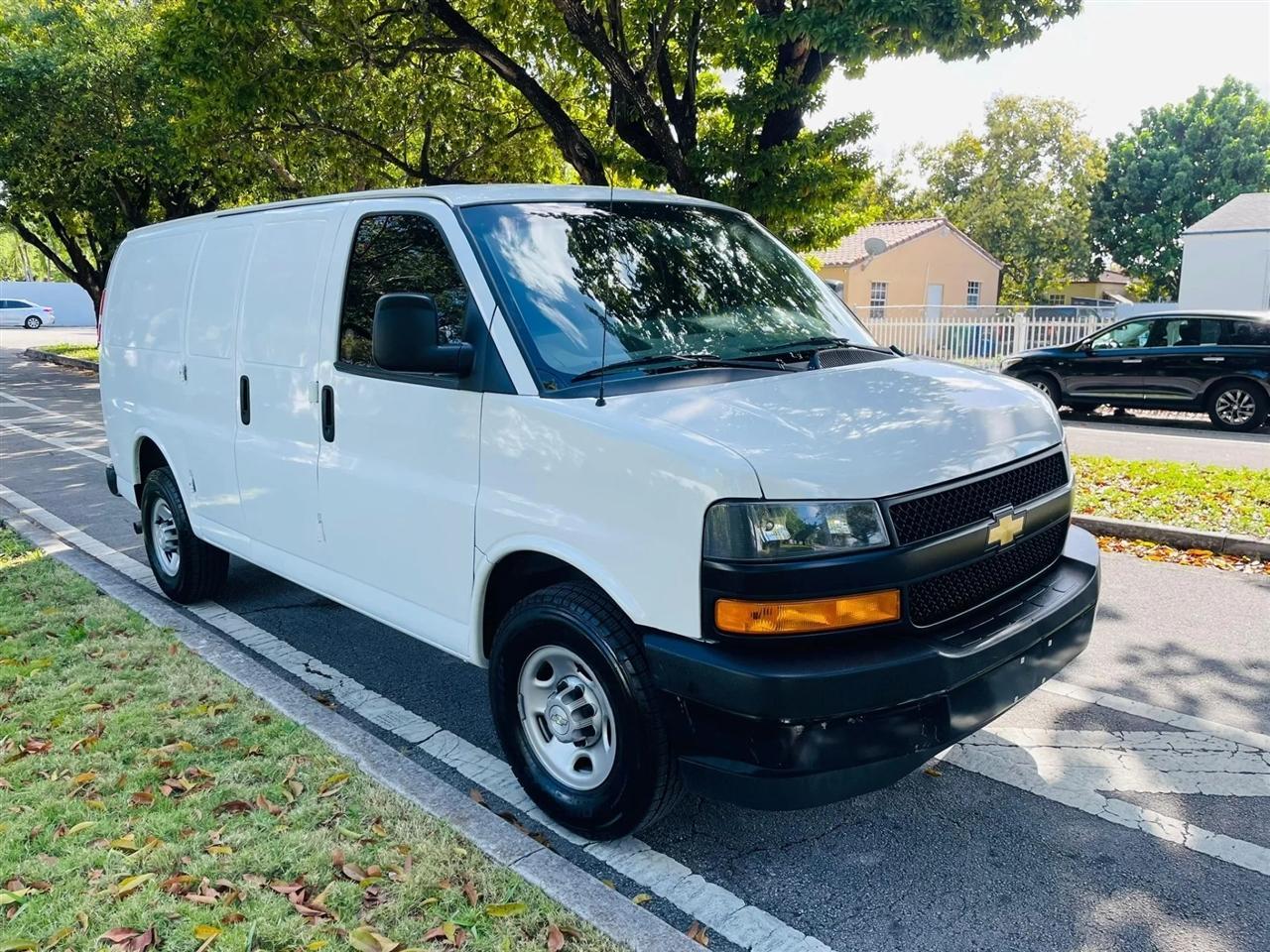 Chevrolet Express - Thumbnail 8