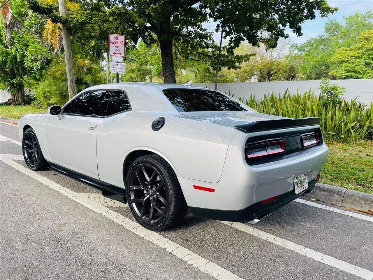 Dodge Challenger - Thumbnail 4