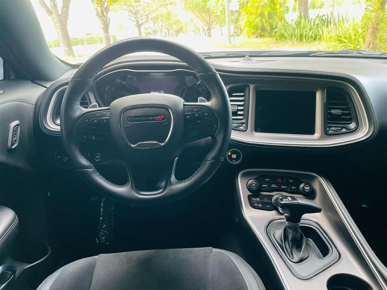 Dodge Challenger - Thumbnail 11