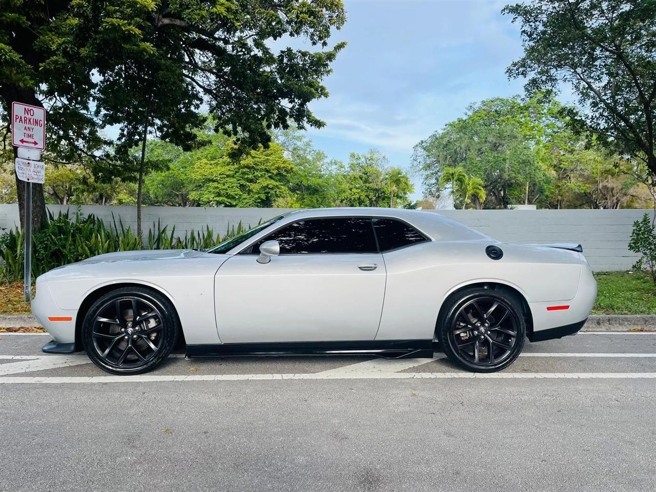 Dodge Challenger - Thumbnail 3