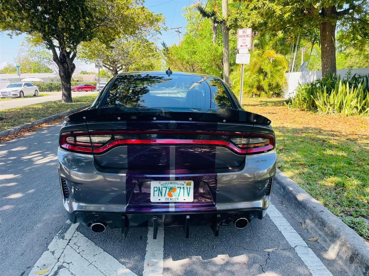 Dodge Charger - Thumbnail 5